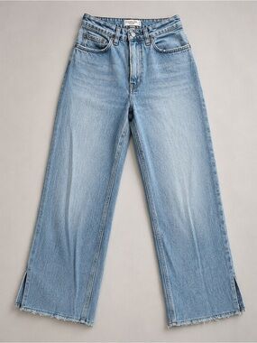 Abercrombie & Fitch Curve Love 90s Straight Ultra High Rise Slit Jean Size 26​